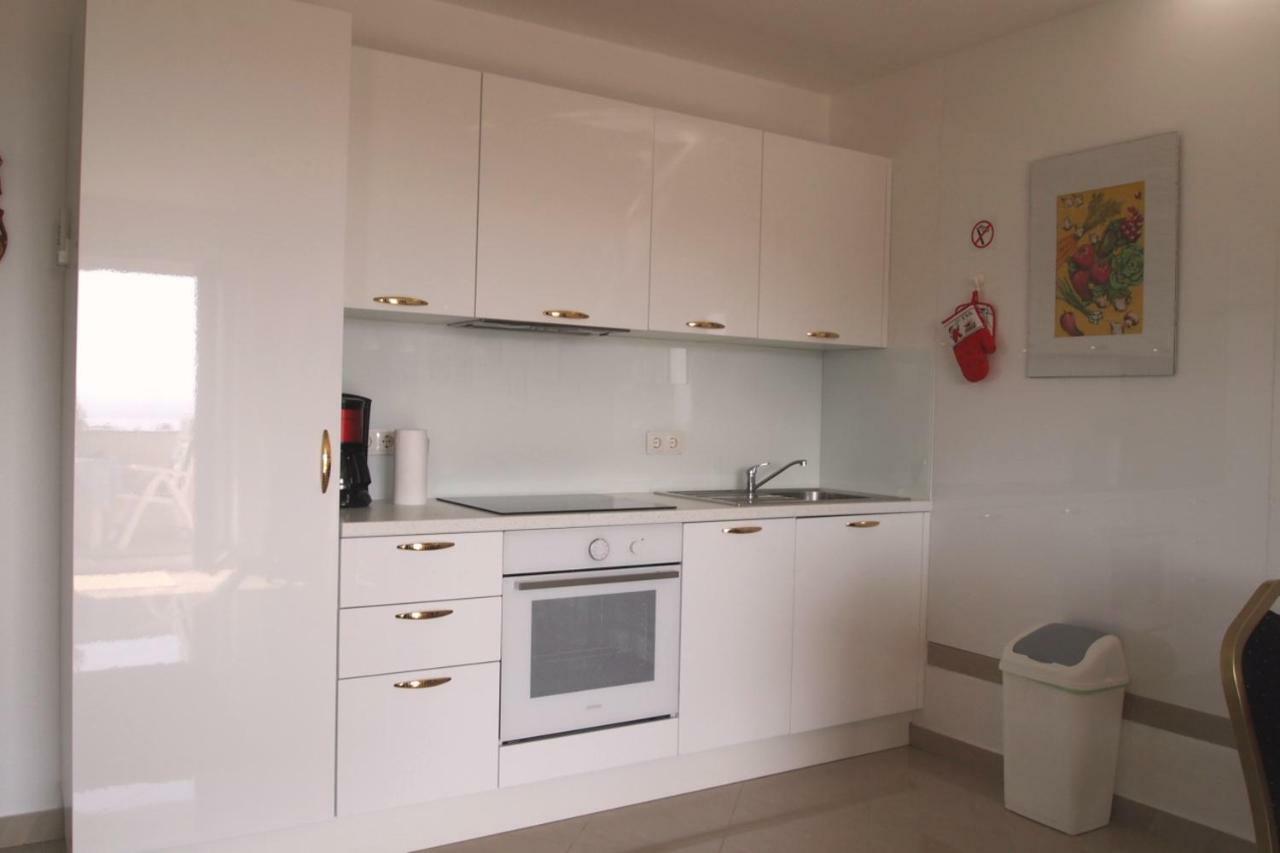 Open Hus Apartment Krvavica Exterior photo